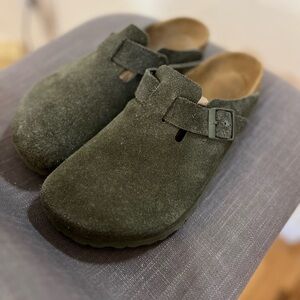 Boston Clogs in Suede Leather